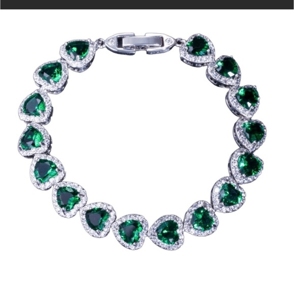 Swarovski Crystals Damisha Heart Bracelet - Picture 3 of 9